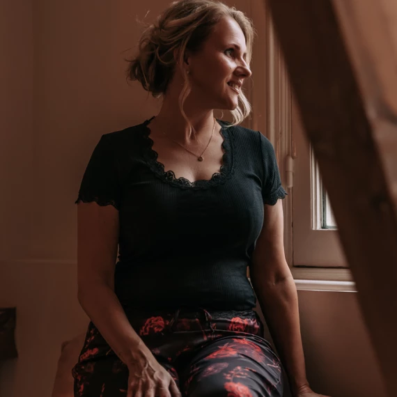 Lacy Black Pyjama Shirt 4 Lacy Black Pyjama Shirt – Bild 2